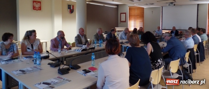 Zdjęcie w galerii na portalu naszraciborz.pl: W raciborskim starostwie dyskutowano o doradztwie zawodowym wiadomości z regionu