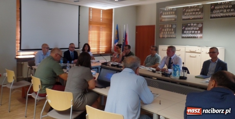 Zdjęcie w galerii na portalu naszraciborz.pl: W raciborskim starostwie dyskutowano o doradztwie zawodowym wiadomości z regionu