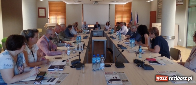 Zdjęcie w galerii na portalu naszraciborz.pl: W raciborskim starostwie dyskutowano o doradztwie zawodowym wiadomości z regionu