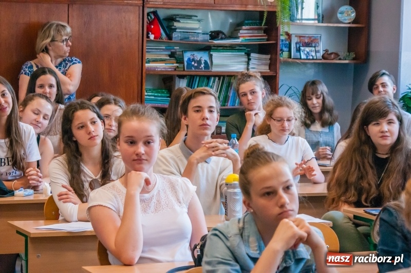 Zdjęcie w galerii na portalu naszraciborz.pl: Dla siebie i dla Ziemi. XIII Powiatowy Konkurs Ekologiczny w II LO wiadomości z regionu