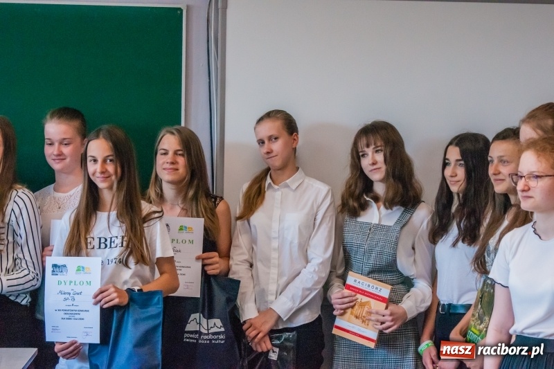 Zdjęcie w galerii na portalu naszraciborz.pl: Dla siebie i dla Ziemi. XIII Powiatowy Konkurs Ekologiczny w II LO wiadomości z regionu