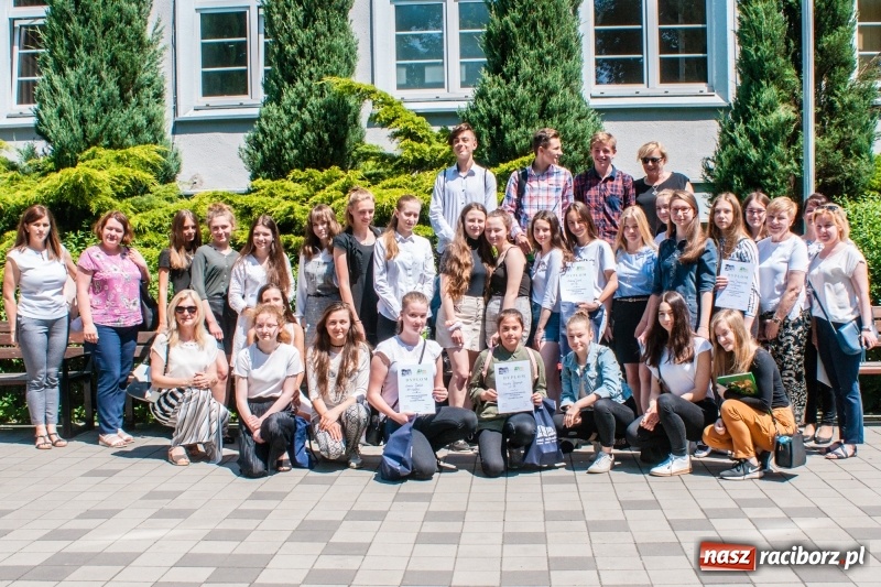 Zdjęcie w galerii na portalu naszraciborz.pl: Dla siebie i dla Ziemi. XIII Powiatowy Konkurs Ekologiczny w II LO wiadomości z regionu