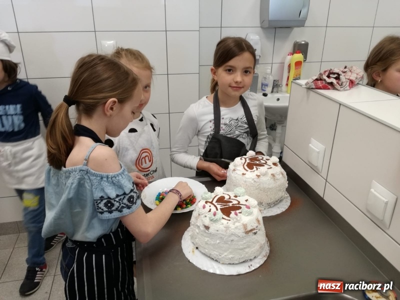Zdjęcie w galerii na portalu naszraciborz.pl: Mali mistrzowie słodkich wypieków  wiadomości z regionu