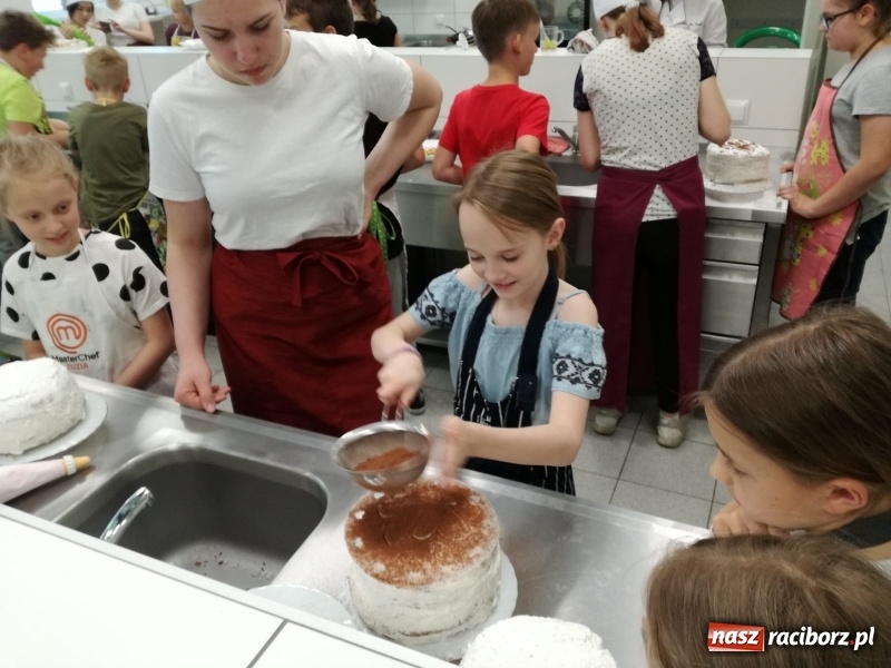 Zdjęcie w galerii na portalu naszraciborz.pl: Mali mistrzowie słodkich wypieków  wiadomości z regionu