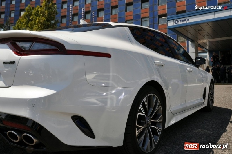 Zdjęcie w galerii na portalu naszraciborz.pl: Śląska, w tym raciborska policja ma nowe hybrydy  wiadomości z regionu