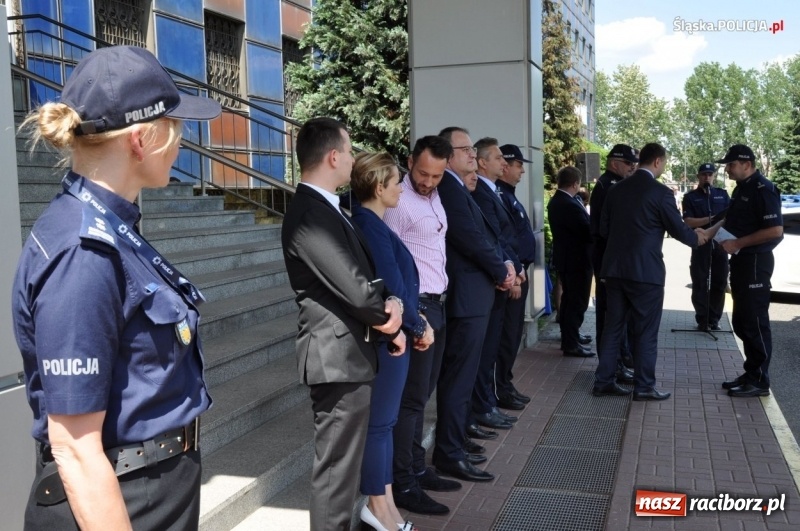 Zdjęcie w galerii na portalu naszraciborz.pl: Śląska, w tym raciborska policja ma nowe hybrydy  wiadomości z regionu