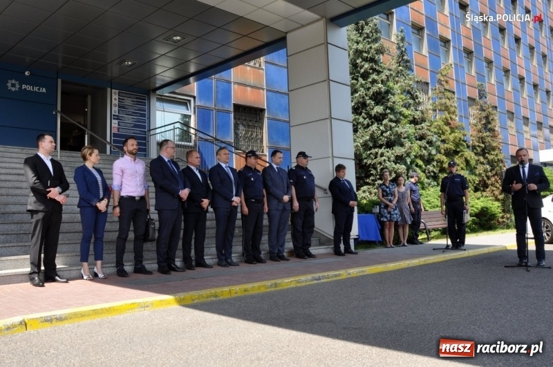 Zdjęcie w galerii na portalu naszraciborz.pl: Śląska, w tym raciborska policja ma nowe hybrydy  wiadomości z regionu
