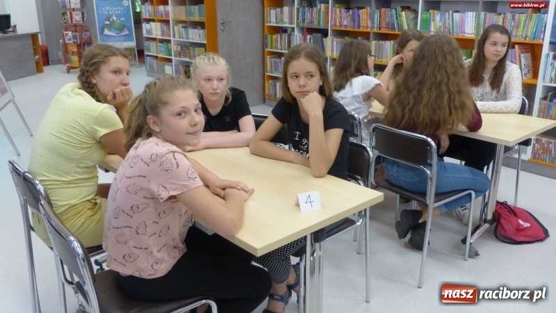 Zdjęcie w galerii na portalu naszraciborz.pl: Podróż przez fantastyczną krainę. Turniej z okazji Światowego Dnia Książki w raciborskiej bibliotece wiadomości z regionu