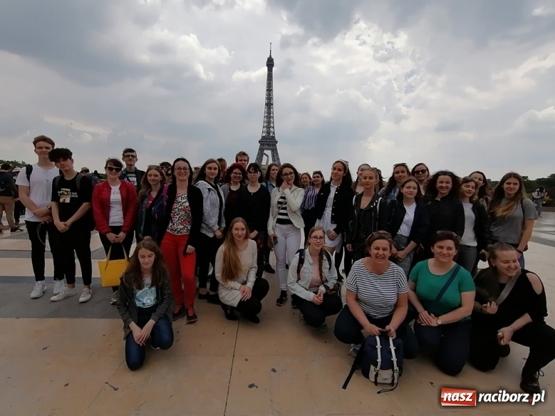 Zdjęcie w galerii na portalu naszraciborz.pl: Uczniowie ZSO nr 1 odkrywali dwie europejskie stolice wiadomości z regionu