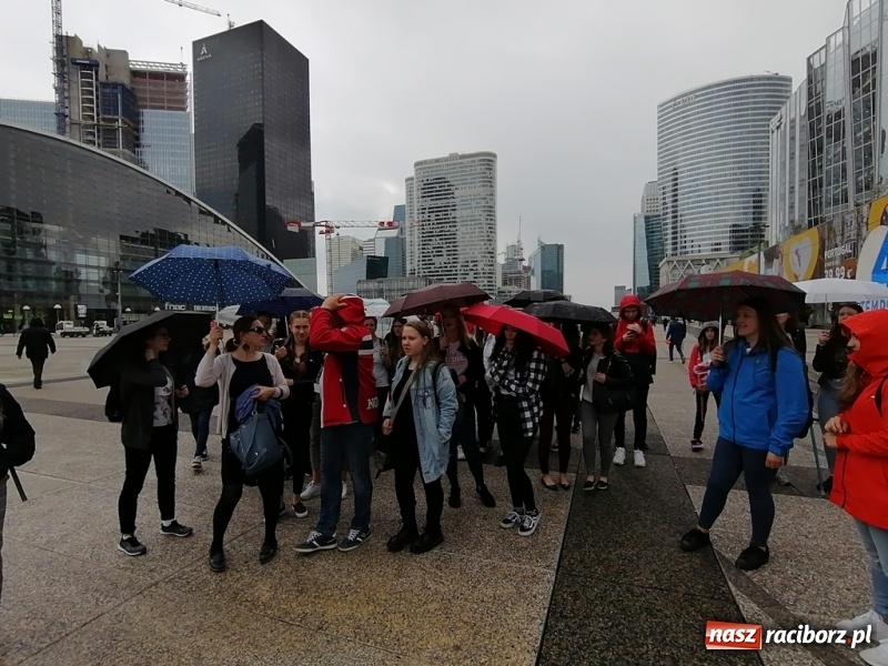 Zdjęcie w galerii na portalu naszraciborz.pl: Uczniowie ZSO nr 1 odkrywali dwie europejskie stolice wiadomości z regionu