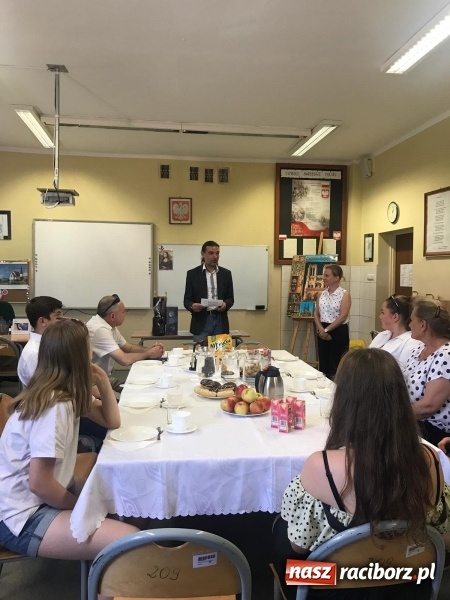 Zdjęcie w galerii na portalu naszraciborz.pl: Młodzi spisali wspomnienia o II wojnie światowej wiadomości z regionu