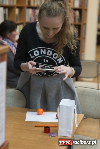 Zdjęcie w galerii na portalu naszraciborz.pl: Fotografia wakacyjna bez tajemnic, czyli warsztaty w bibliotece w Ocicach  wiadomości z regionu