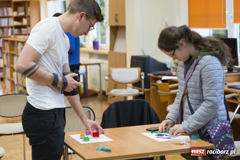 Zdjęcie w galerii na portalu naszraciborz.pl: Fotografia wakacyjna bez tajemnic, czyli warsztaty w bibliotece w Ocicach  wiadomości z regionu