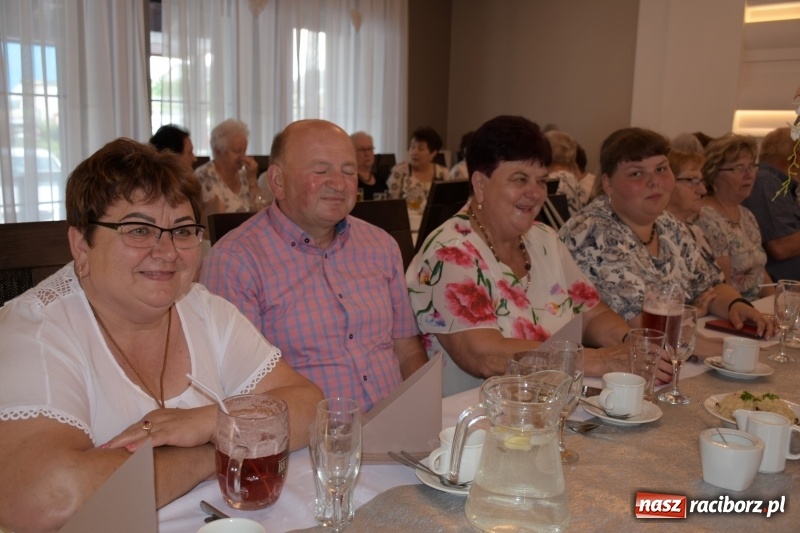 Zdjęcie w galerii na portalu naszraciborz.pl: Seniorzy z Krzyżanowic świętowali Dzień Matki i Dzień Ojca  wiadomości z regionu