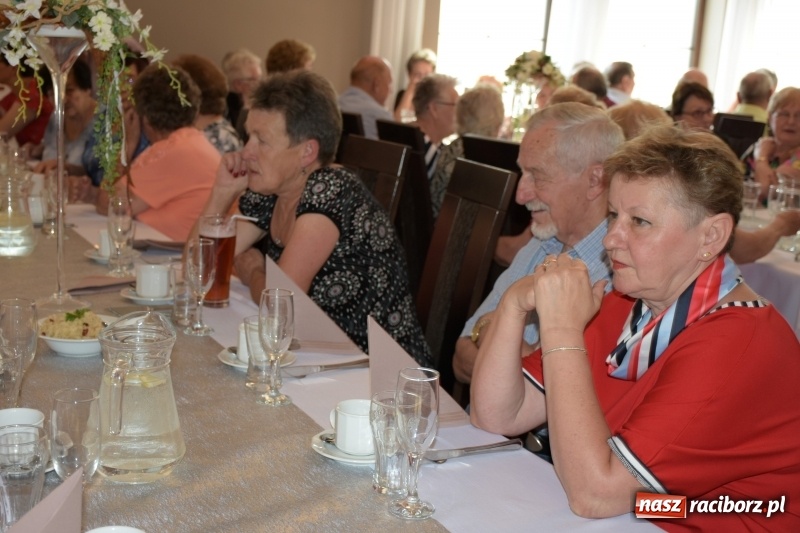 Zdjęcie w galerii na portalu naszraciborz.pl: Seniorzy z Krzyżanowic świętowali Dzień Matki i Dzień Ojca  wiadomości z regionu