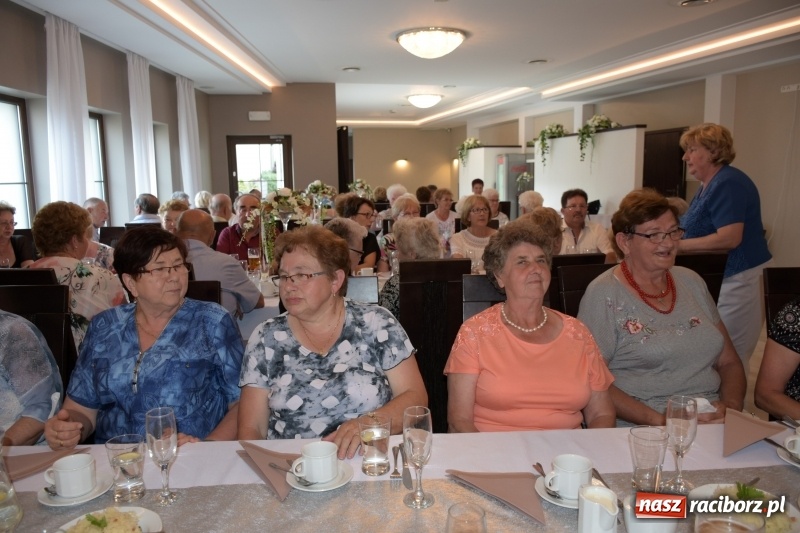 Zdjęcie w galerii na portalu naszraciborz.pl: Seniorzy z Krzyżanowic świętowali Dzień Matki i Dzień Ojca  wiadomości z regionu