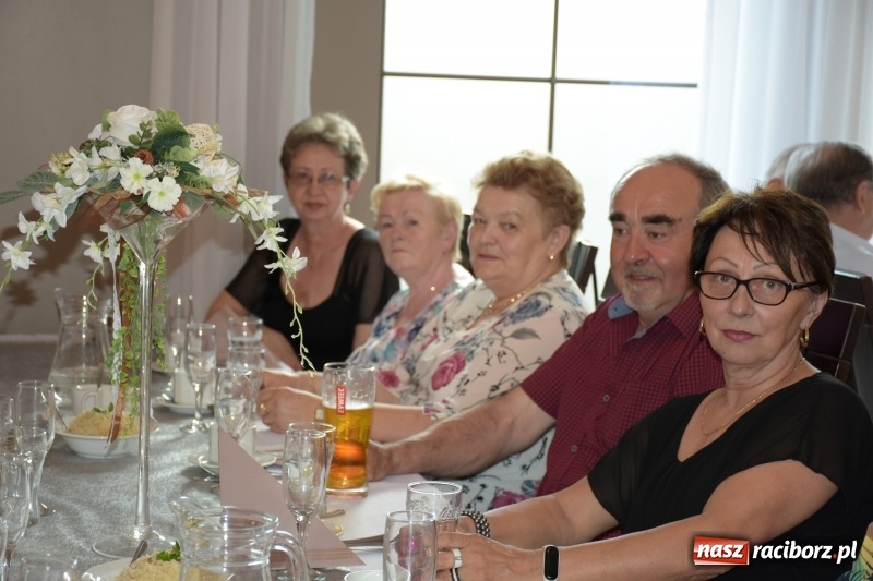 Zdjęcie w galerii na portalu naszraciborz.pl: Seniorzy z Krzyżanowic świętowali Dzień Matki i Dzień Ojca  wiadomości z regionu