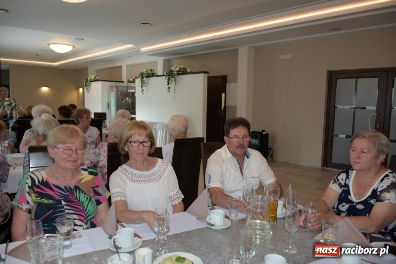 Zdjęcie w galerii na portalu naszraciborz.pl: Seniorzy z Krzyżanowic świętowali Dzień Matki i Dzień Ojca  wiadomości z regionu