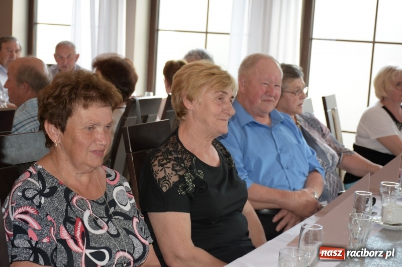 Zdjęcie w galerii na portalu naszraciborz.pl: Seniorzy z Krzyżanowic świętowali Dzień Matki i Dzień Ojca  wiadomości z regionu