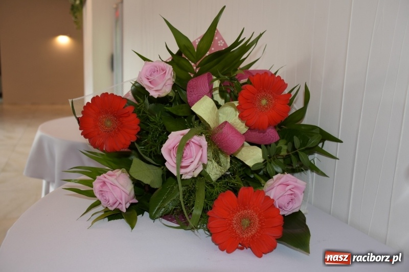 Zdjęcie w galerii na portalu naszraciborz.pl: Seniorzy z Krzyżanowic świętowali Dzień Matki i Dzień Ojca  wiadomości z regionu