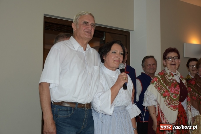 Zdjęcie w galerii na portalu naszraciborz.pl: Seniorzy z Krzyżanowic świętowali Dzień Matki i Dzień Ojca  wiadomości z regionu