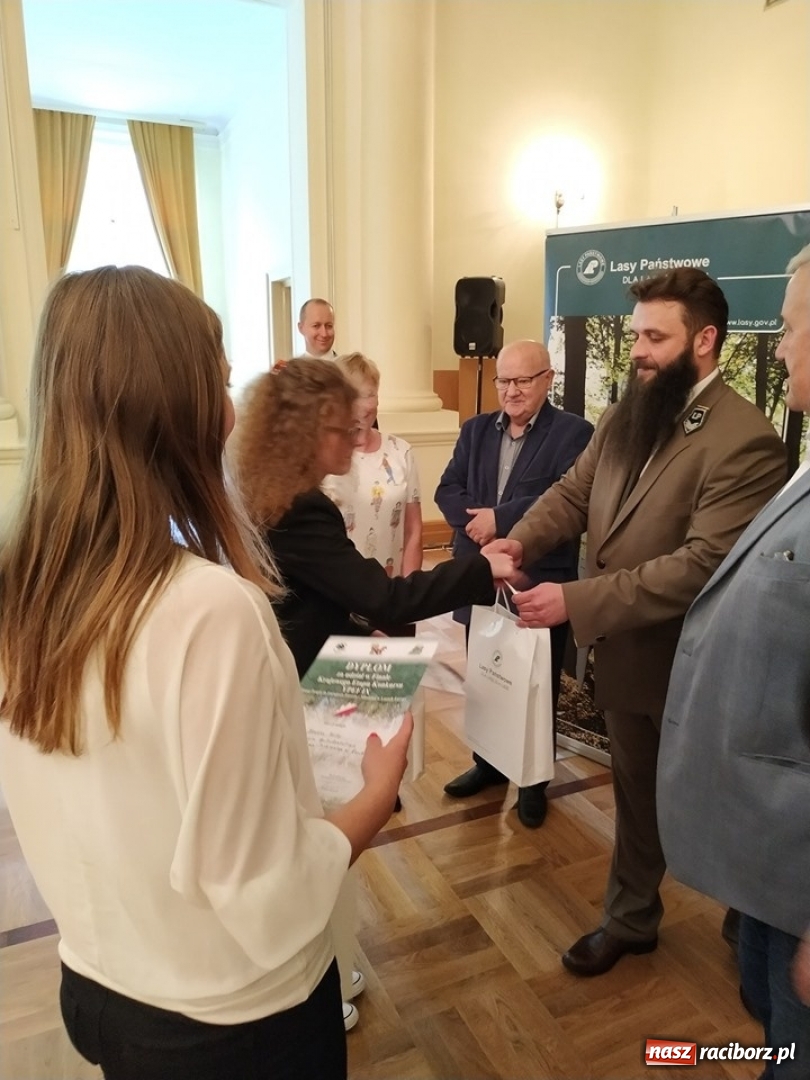 Zdjęcie w galerii na portalu naszraciborz.pl: Young People in European Forests. II LO znów najlepsze wiadomości z regionu