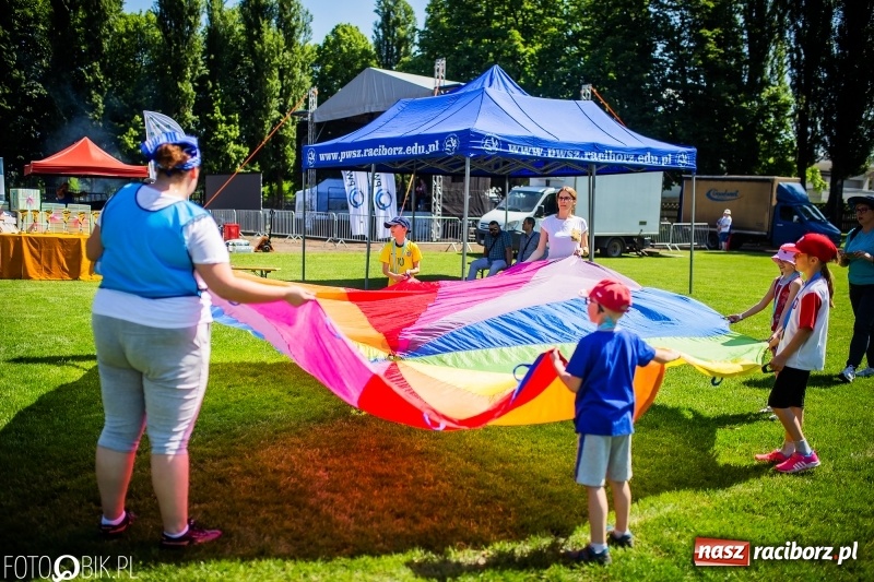Zdjęcie w galerii na portalu naszraciborz.pl: XXII Sport ku Radości na rozpoczęcie Juwenaliów Raciborskich [FOTO i WIDEO] wiadomości z regionu
