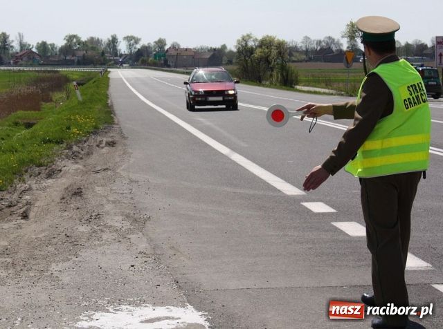 Zdjęcie w galerii na portalu naszraciborz.pl: Fałszerz zatrzymany w Chałupkach wiadomości z regionu