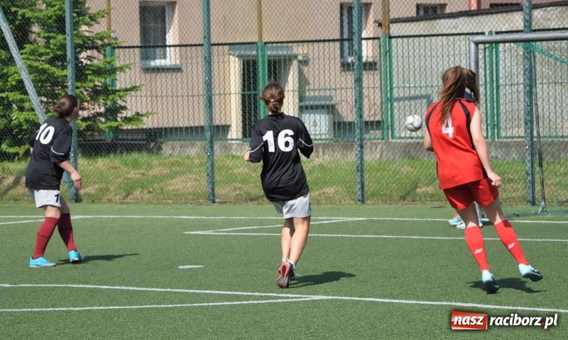 Zdjęcie w galerii na portalu naszraciborz.pl: Dominacja piłkarek ZSO nr 1 w Licealiadzie wiadomości z regionu