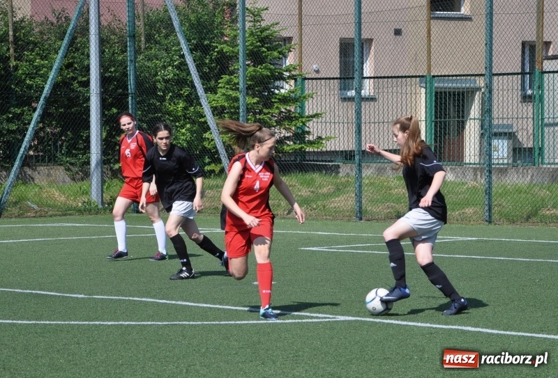 Zdjęcie w galerii na portalu naszraciborz.pl: Dominacja piłkarek ZSO nr 1 w Licealiadzie wiadomości z regionu