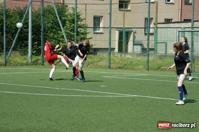 Zdjęcie w galerii na portalu naszraciborz.pl: Dominacja piłkarek ZSO nr 1 w Licealiadzie wiadomości z regionu