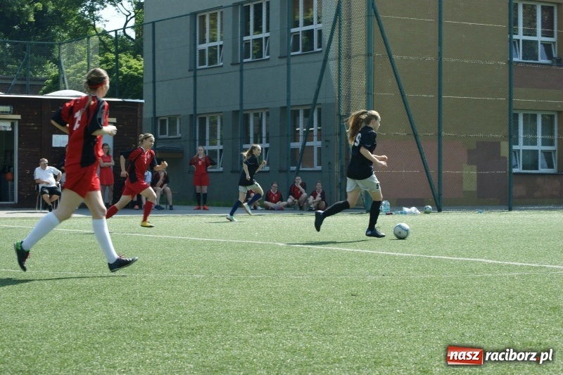 Zdjęcie w galerii na portalu naszraciborz.pl: Dominacja piłkarek ZSO nr 1 w Licealiadzie wiadomości z regionu
