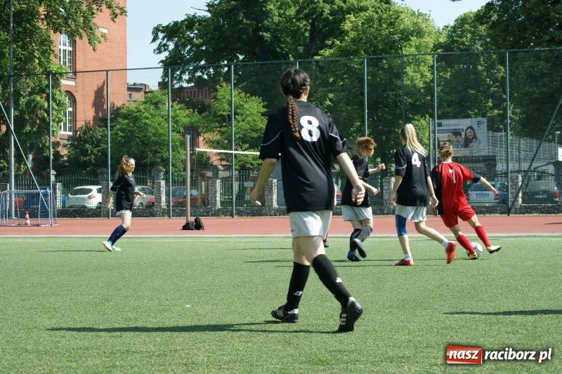 Zdjęcie w galerii na portalu naszraciborz.pl: Dominacja piłkarek ZSO nr 1 w Licealiadzie wiadomości z regionu