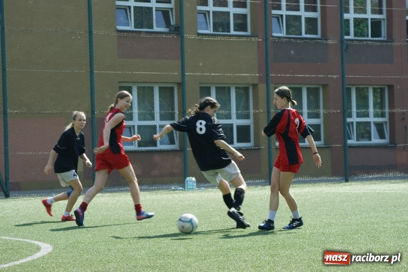 Zdjęcie w galerii na portalu naszraciborz.pl: Dominacja piłkarek ZSO nr 1 w Licealiadzie wiadomości z regionu