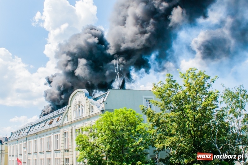 Zdjęcie w galerii na portalu naszraciborz.pl: Święty Marceli czuwał! Po pożarze dachu magistratu przyszedł czas na wnioski? wiadomości z regionu