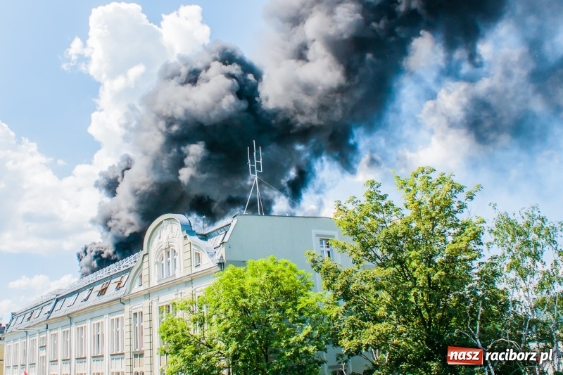 Zdjęcie w galerii na portalu naszraciborz.pl: Święty Marceli czuwał! Po pożarze dachu magistratu przyszedł czas na wnioski? wiadomości z regionu