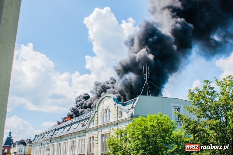 Zdjęcie w galerii na portalu naszraciborz.pl: Święty Marceli czuwał! Po pożarze dachu magistratu przyszedł czas na wnioski? wiadomości z regionu