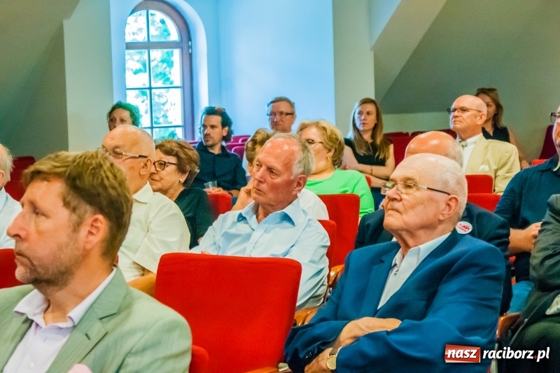 Zdjęcie w galerii na portalu naszraciborz.pl: Trzydzieści lat po wyborach z 1989 roku  wiadomości z regionu