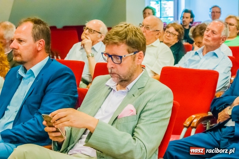 Zdjęcie w galerii na portalu naszraciborz.pl: Trzydzieści lat po wyborach z 1989 roku  wiadomości z regionu