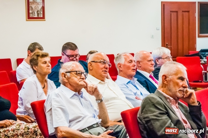 Zdjęcie w galerii na portalu naszraciborz.pl: Trzydzieści lat po wyborach z 1989 roku  wiadomości z regionu