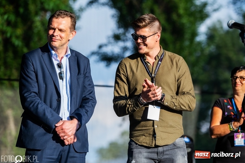 Zdjęcie w galerii na portalu naszraciborz.pl: Łobuzy i Cleo gwiazdami raciborskich Juwenaliów [FOTO i WIDEO] wiadomości z regionu