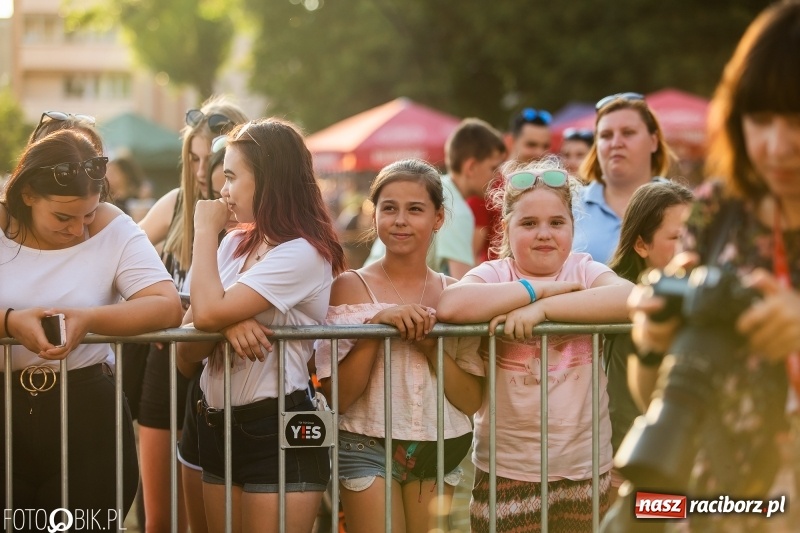 Zdjęcie w galerii na portalu naszraciborz.pl: Łobuzy i Cleo gwiazdami raciborskich Juwenaliów [FOTO i WIDEO] wiadomości z regionu