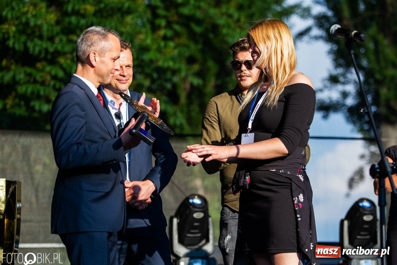 Zdjęcie w galerii na portalu naszraciborz.pl: Łobuzy i Cleo gwiazdami raciborskich Juwenaliów [FOTO i WIDEO] wiadomości z regionu