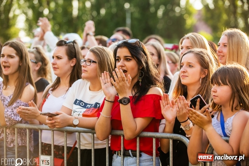 Zdjęcie w galerii na portalu naszraciborz.pl: Łobuzy i Cleo gwiazdami raciborskich Juwenaliów [FOTO i WIDEO] wiadomości z regionu
