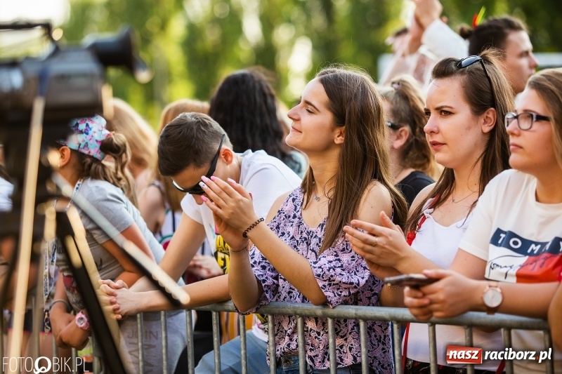 Zdjęcie w galerii na portalu naszraciborz.pl: Łobuzy i Cleo gwiazdami raciborskich Juwenaliów [FOTO i WIDEO] wiadomości z regionu