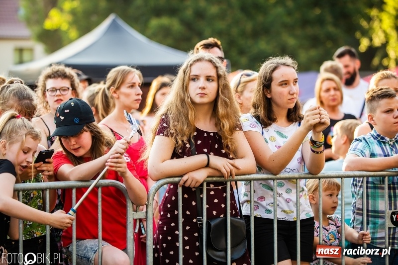Zdjęcie w galerii na portalu naszraciborz.pl: Łobuzy i Cleo gwiazdami raciborskich Juwenaliów [FOTO i WIDEO] wiadomości z regionu