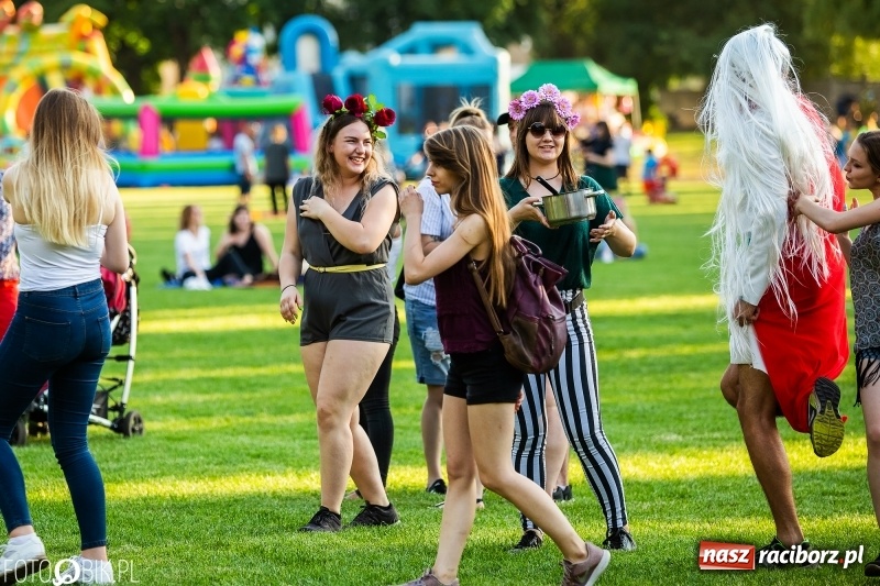 Zdjęcie w galerii na portalu naszraciborz.pl: Łobuzy i Cleo gwiazdami raciborskich Juwenaliów [FOTO i WIDEO] wiadomości z regionu