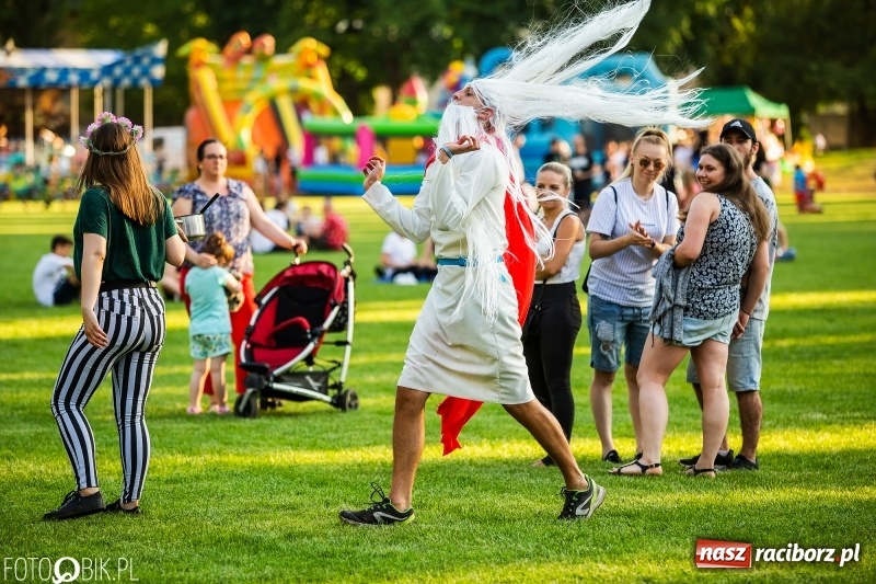Zdjęcie w galerii na portalu naszraciborz.pl: Łobuzy i Cleo gwiazdami raciborskich Juwenaliów [FOTO i WIDEO] wiadomości z regionu