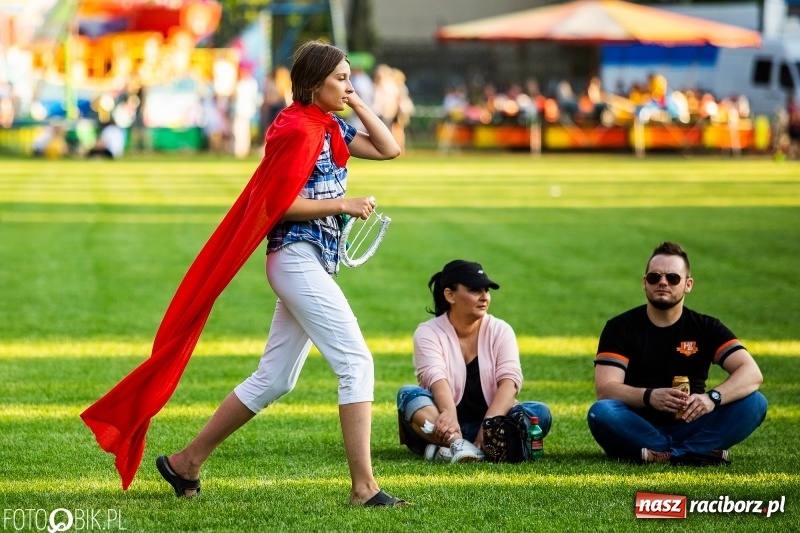 Zdjęcie w galerii na portalu naszraciborz.pl: Łobuzy i Cleo gwiazdami raciborskich Juwenaliów [FOTO i WIDEO] wiadomości z regionu