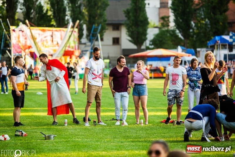 Zdjęcie w galerii na portalu naszraciborz.pl: Łobuzy i Cleo gwiazdami raciborskich Juwenaliów [FOTO i WIDEO] wiadomości z regionu